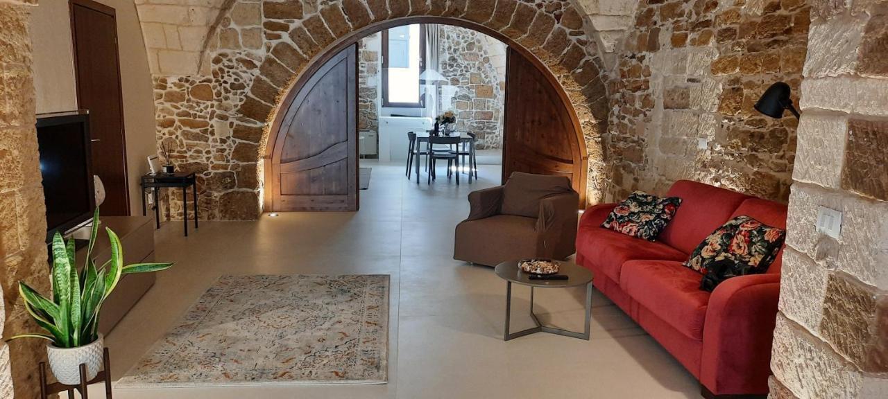 Вилла La Dimora Del Porto Бриндизи Экстерьер фото